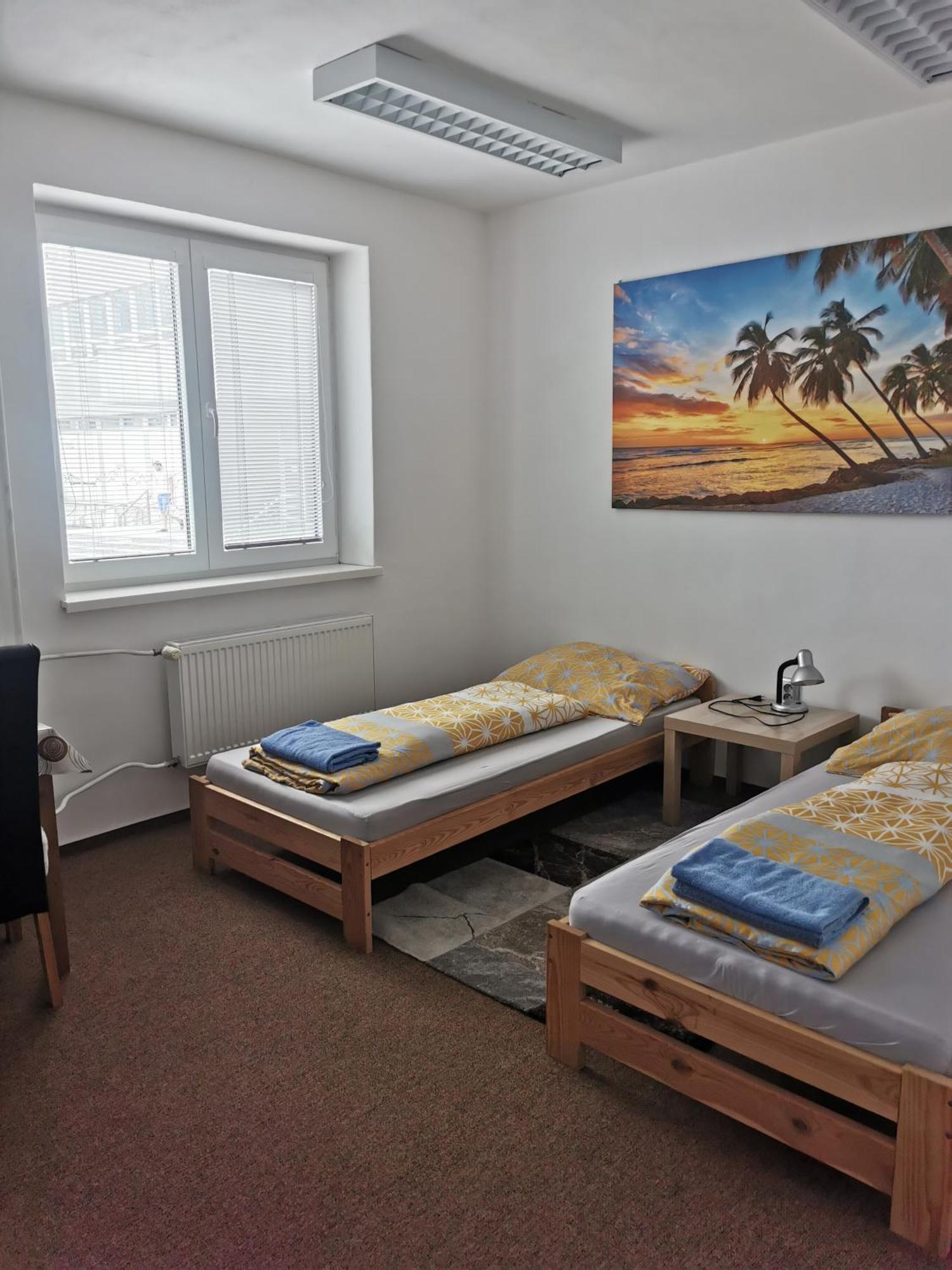Living Bratislava By The Bus Station Hostel Екстериор снимка